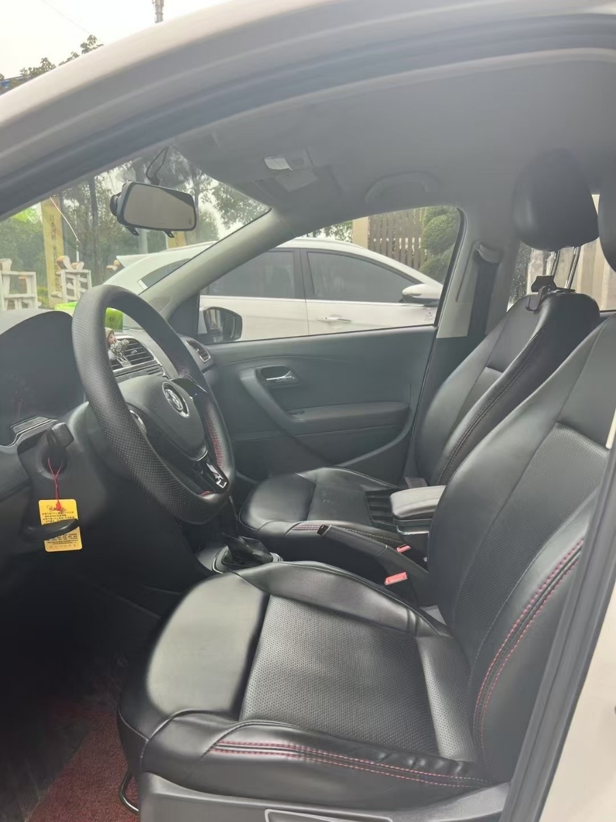 Volkswagen Polo 2016 car image #7