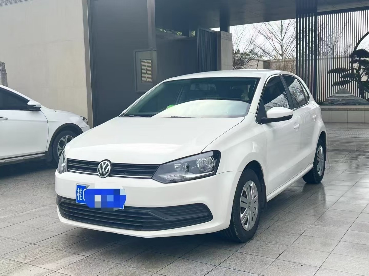 Volkswagen Polo 2016 car image 