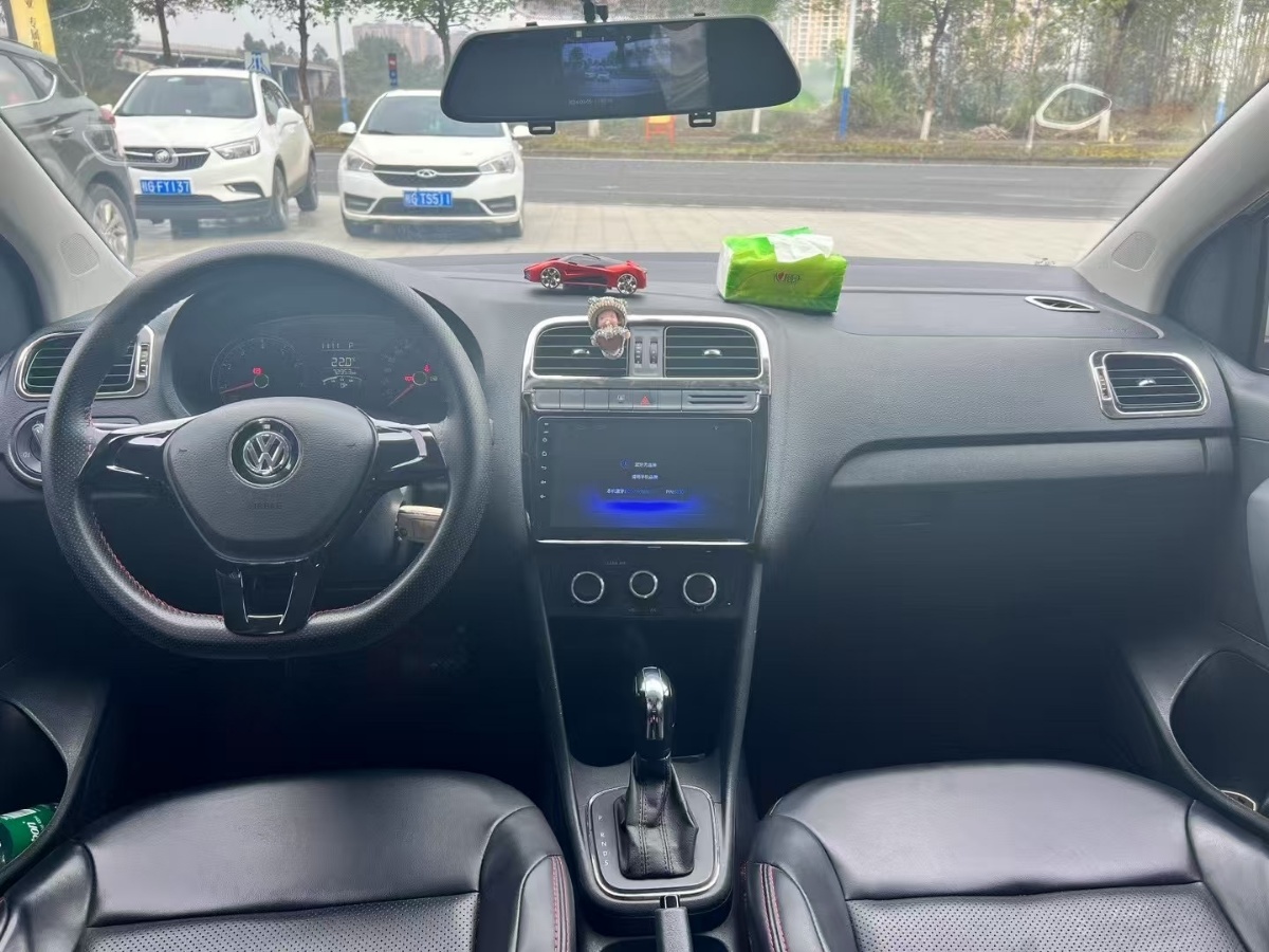 Volkswagen Polo 2016 car image #8