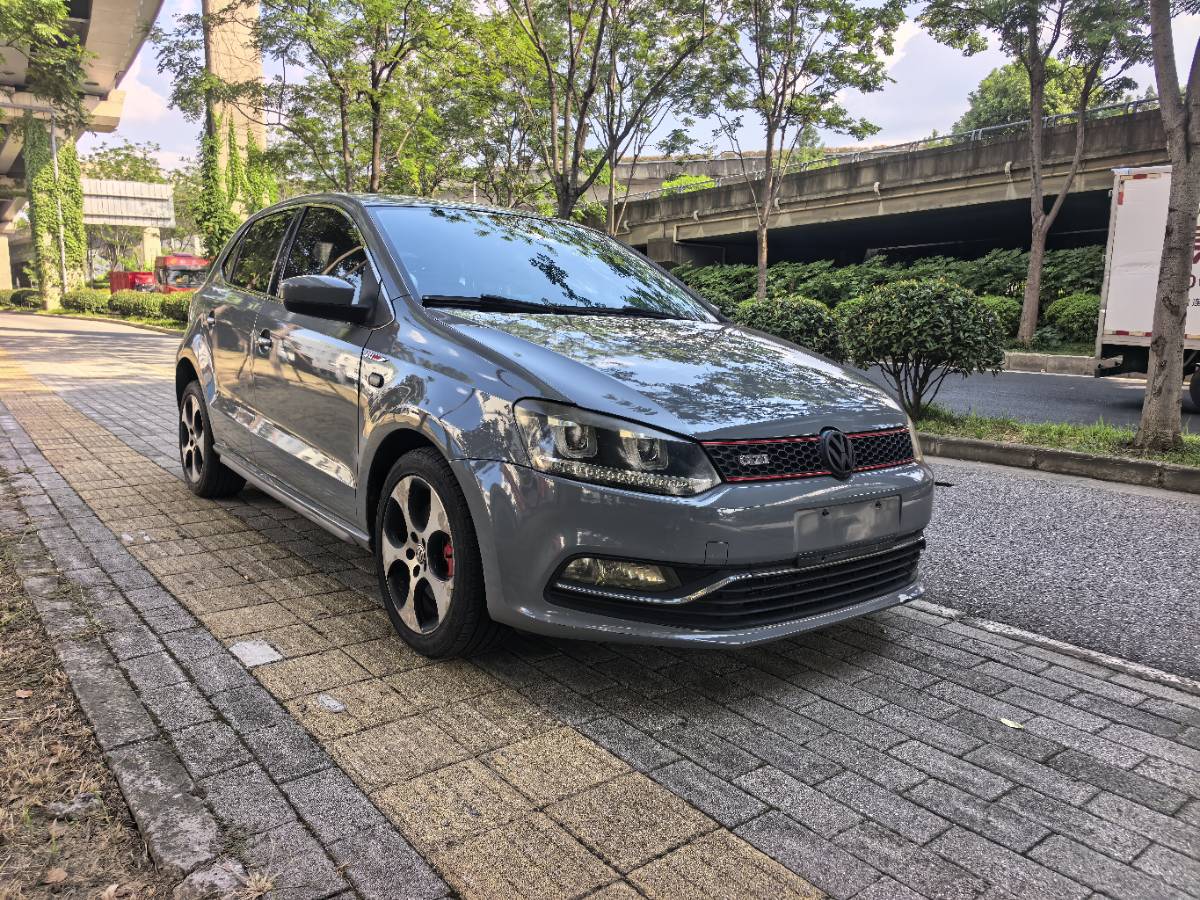 Volkswagen Polo 2014 car image #3