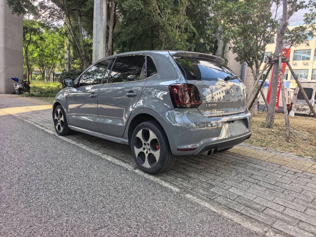 Volkswagen Polo 2014 car image #9