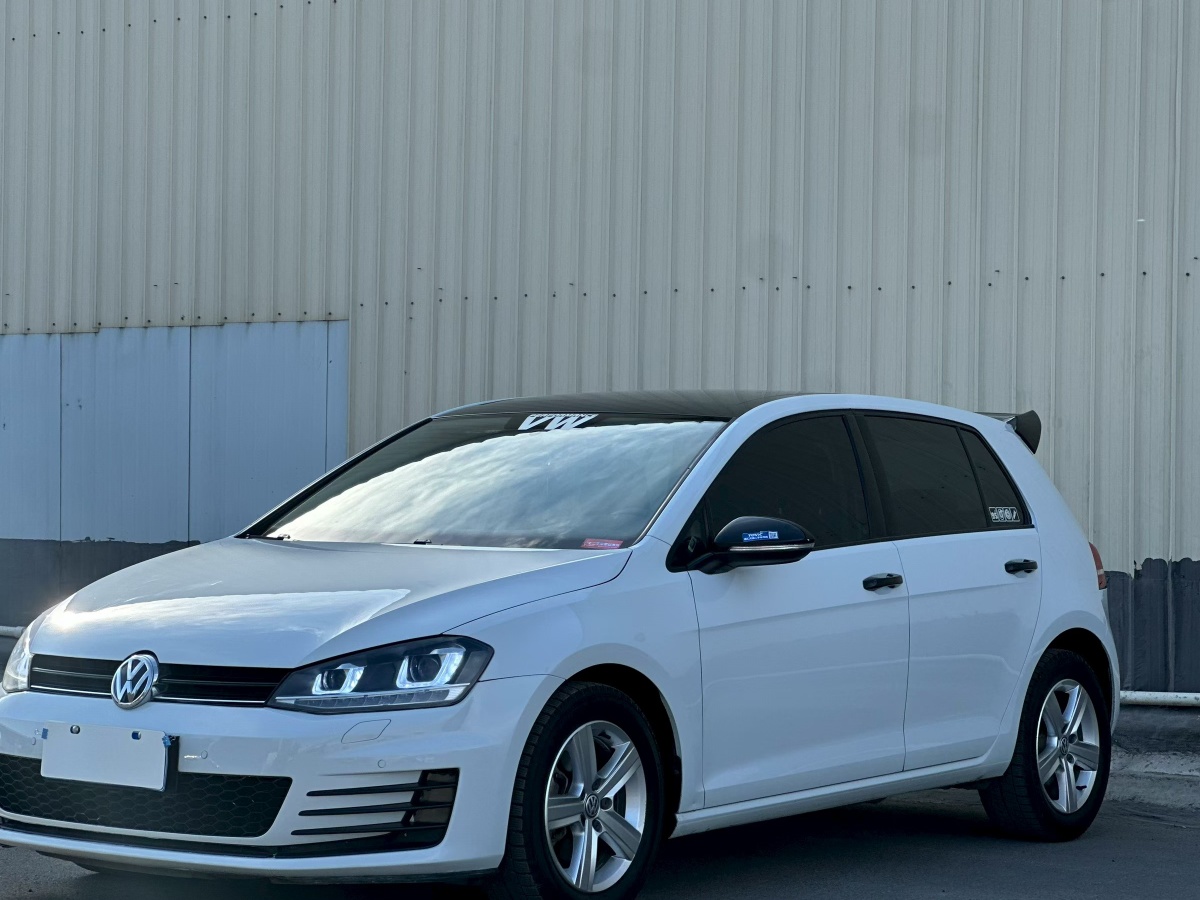 Volkswagen Golf 2017 immagine di auto 