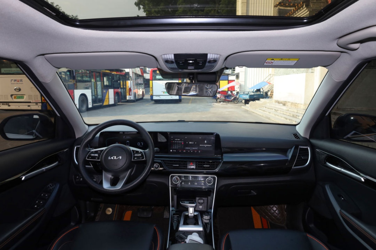 Kia Seltos 2023 car image #5