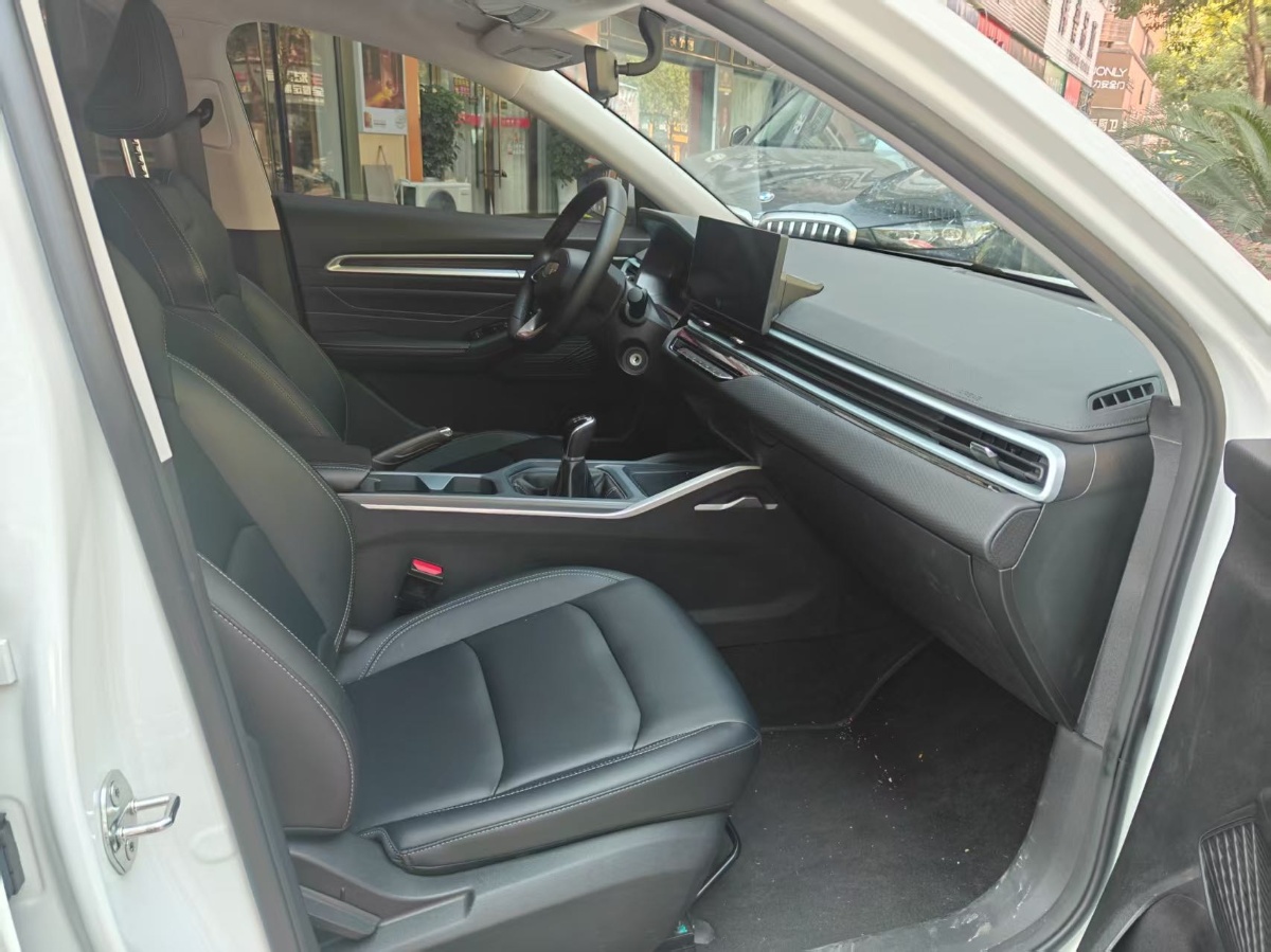 GEELY Emgrand 2025 car image #8