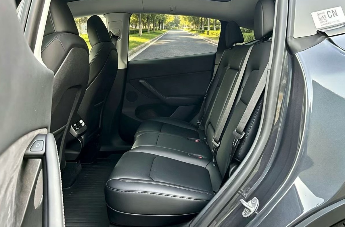 Tesla Model Y 2023 #5 Tesla Model Y 2023 car image #5