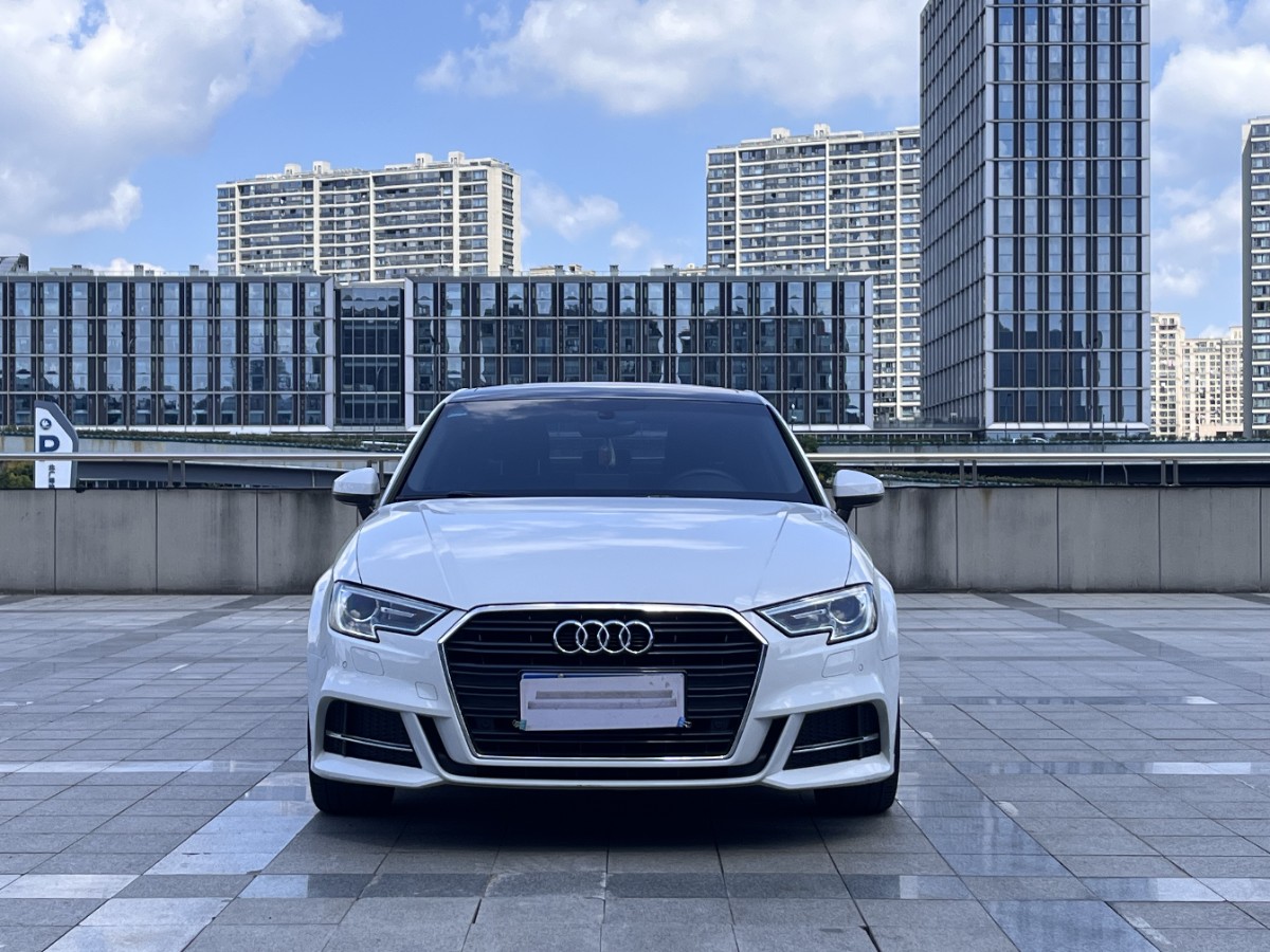Audi A3 2018 car image #2