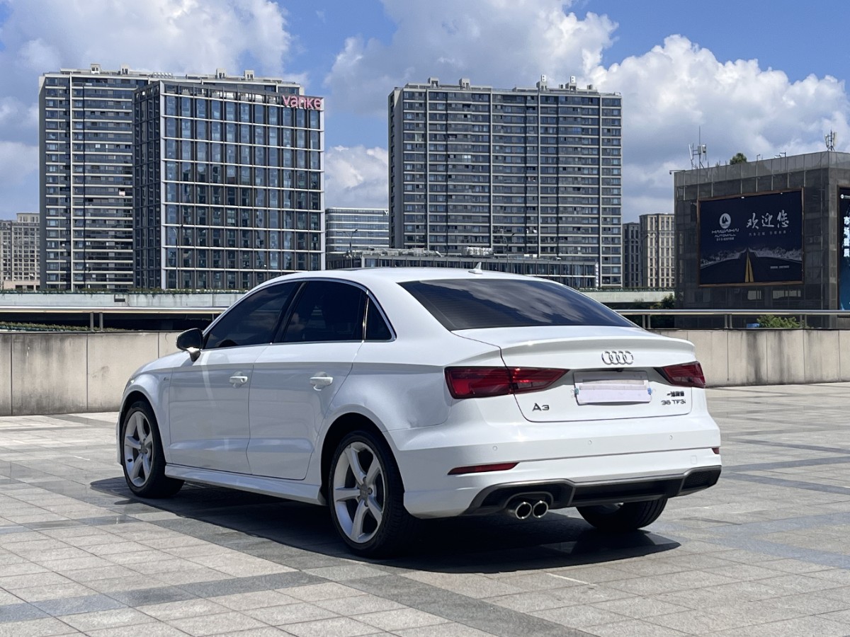 Audi A3 2018 car image #6