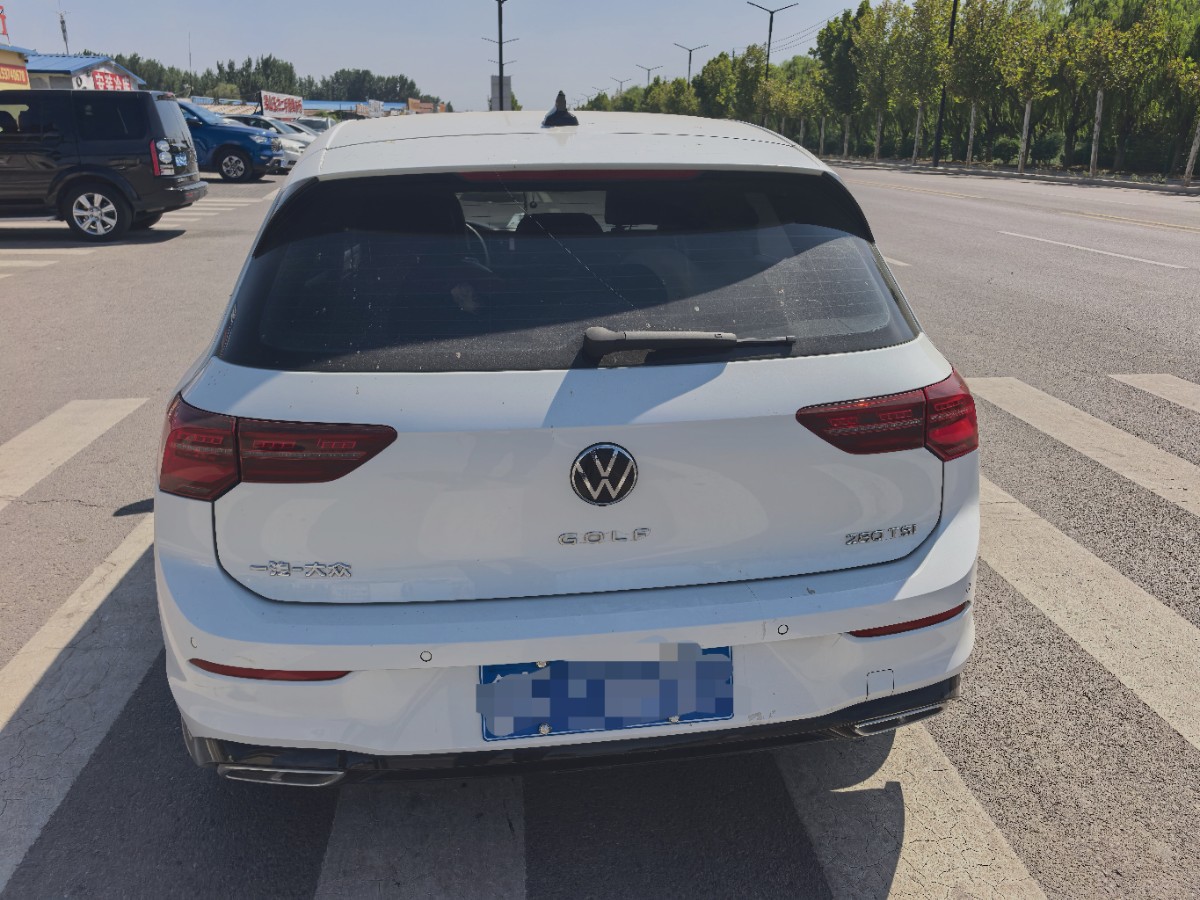 Volkswagen Golf 2021 car image #2