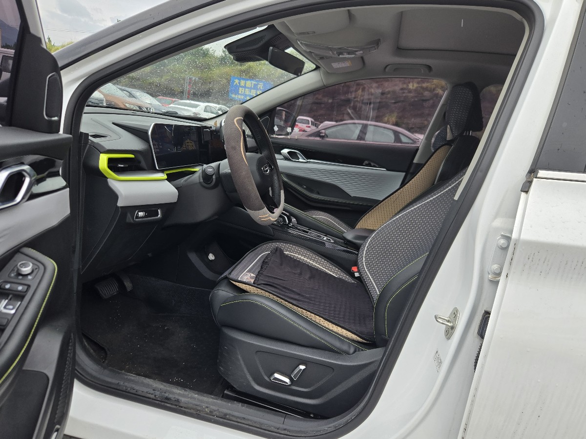 GEELY Coolray 2024 car image #3