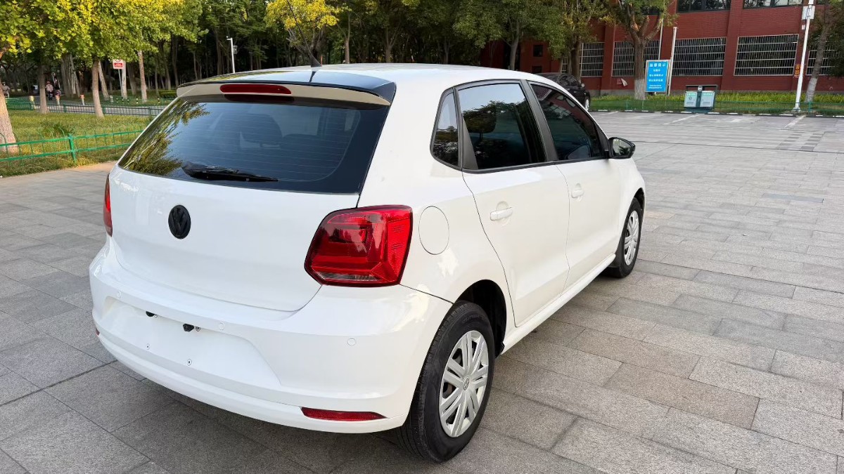 Volkswagen Polo 2017 car image #5