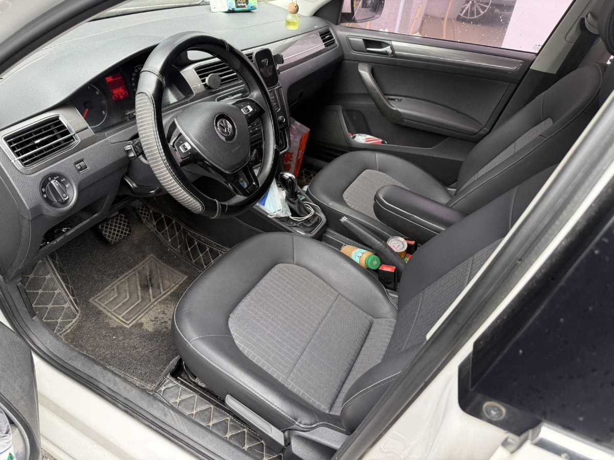 Volkswagen Santana 2016 car image #5