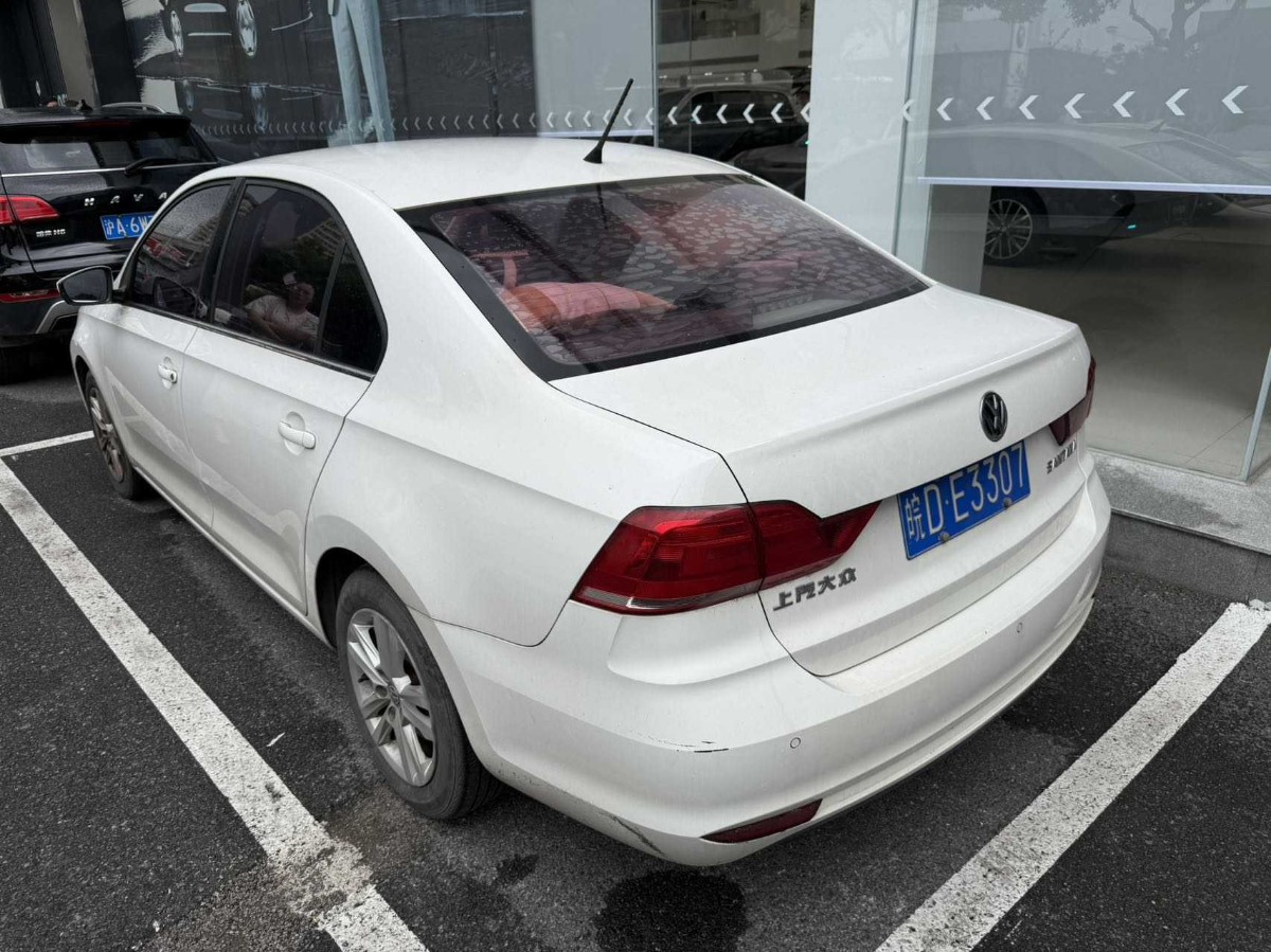 Volkswagen Santana 2016 car image #3