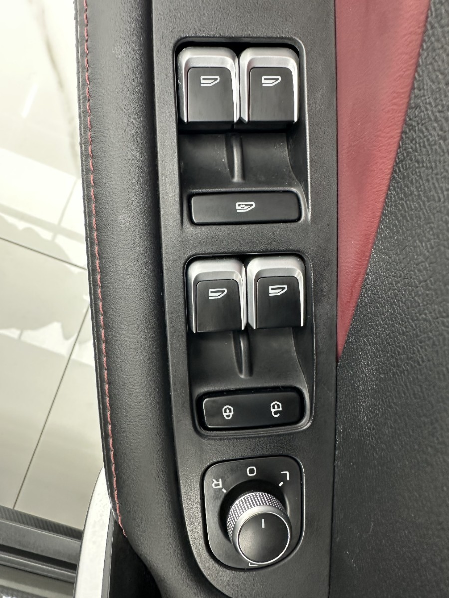 GEELY Coolray 2023 car image #12