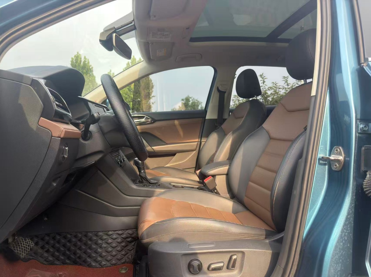 Volkswagen Tharu 2018 car image #7
