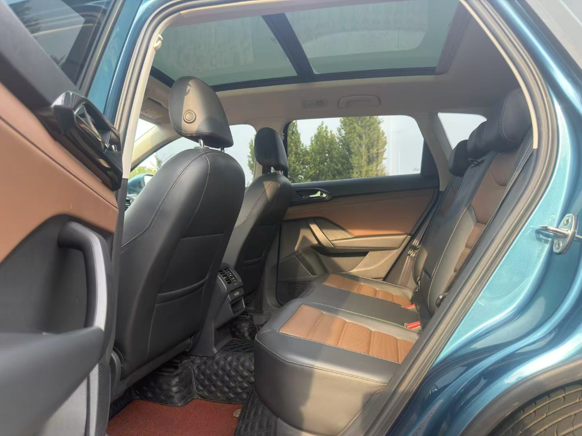 Volkswagen Tharu 2018 car image #8