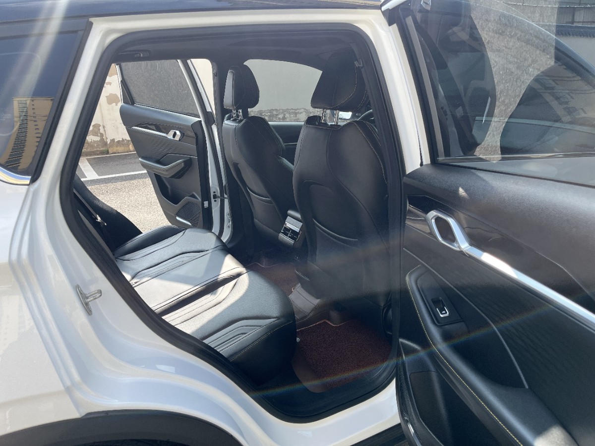 GEELY Coolray 2025 immagine di auto #7