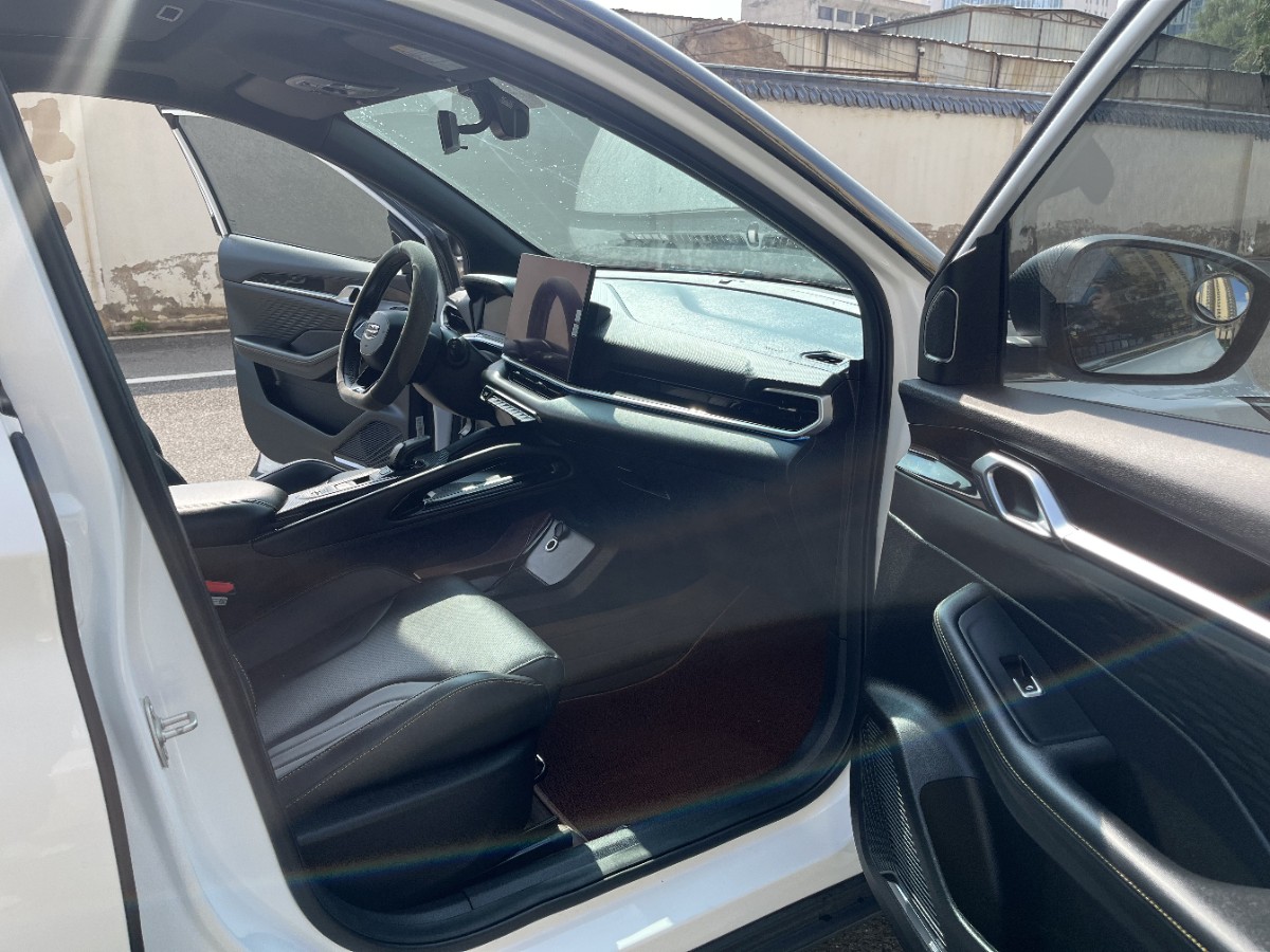 GEELY Coolray 2025 immagine di auto #5