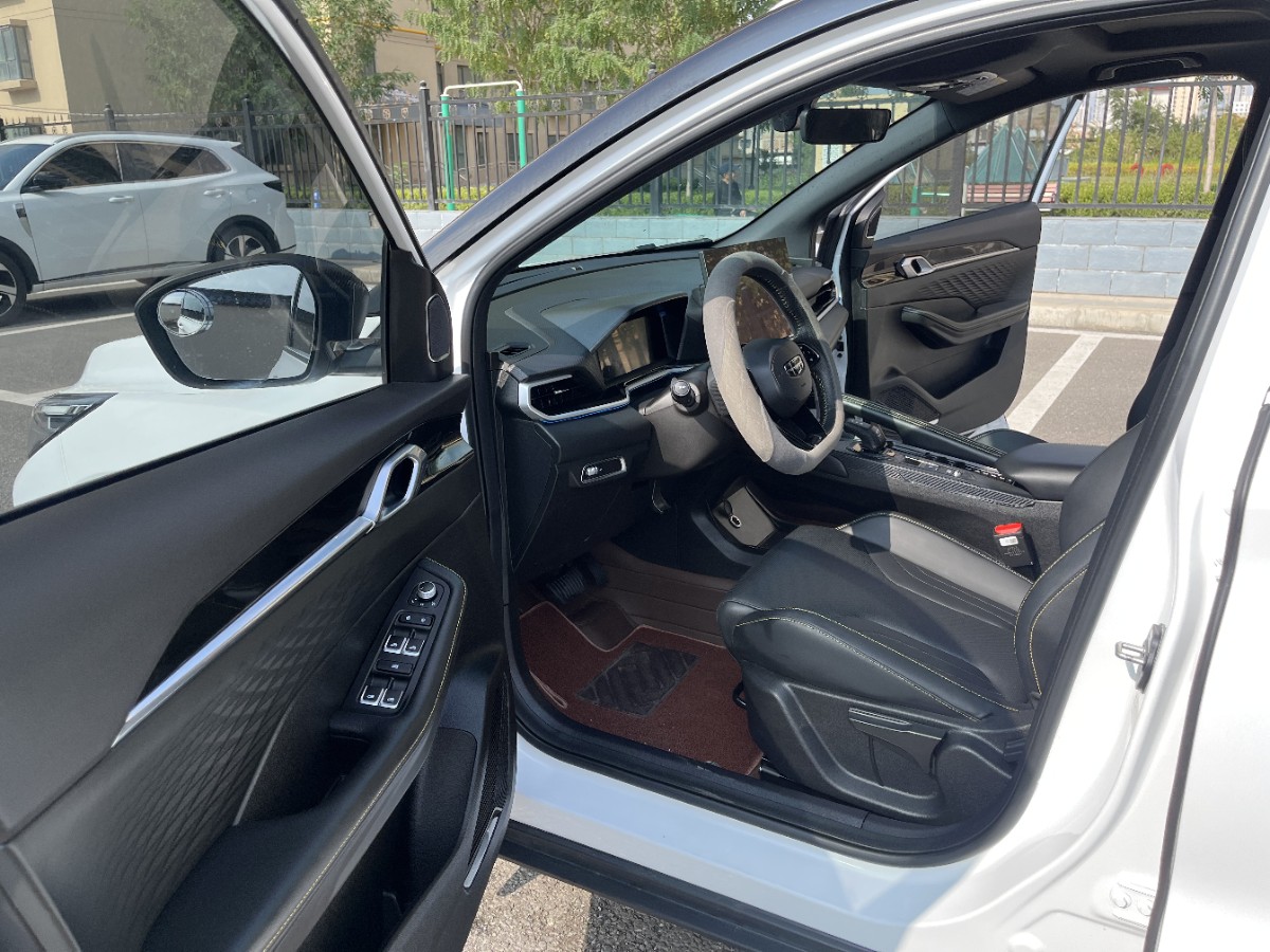 GEELY Coolray 2025 immagine di auto #4