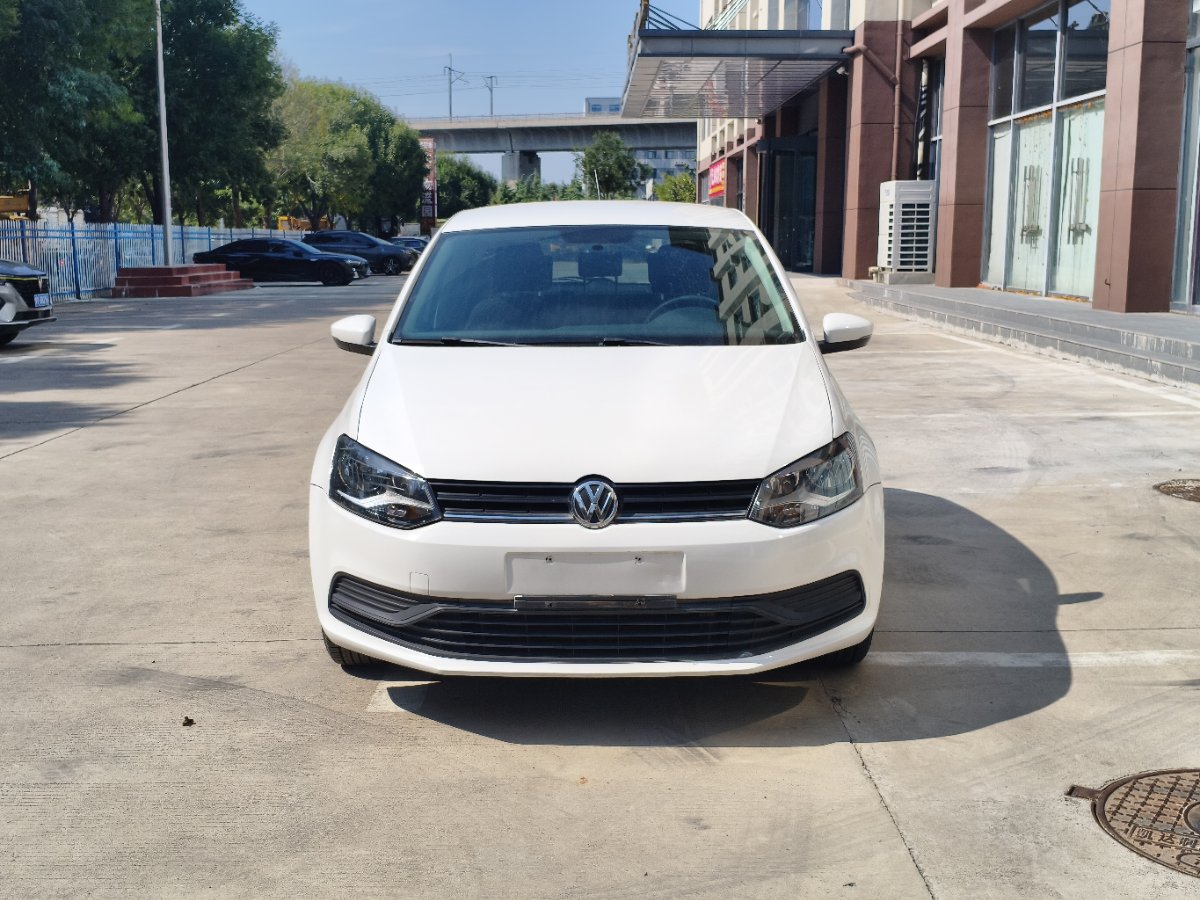 Volkswagen Polo 2019 car image #2