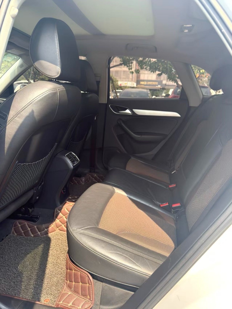 Audi Q3 2017 car image #4