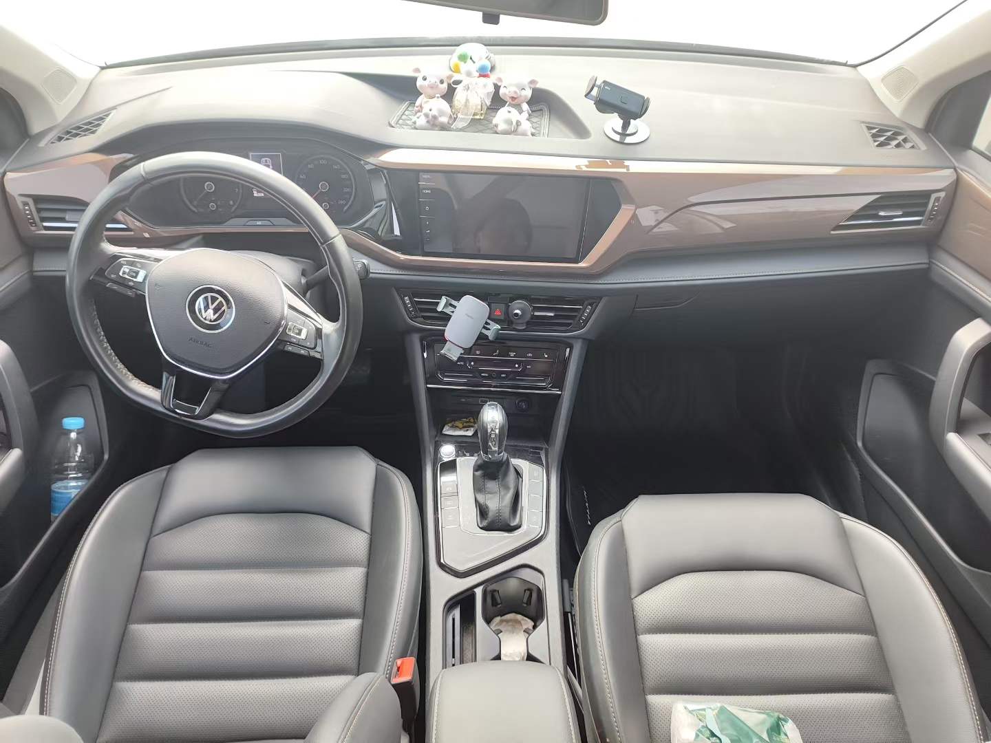 Volkswagen Tharu 2020 car image #8