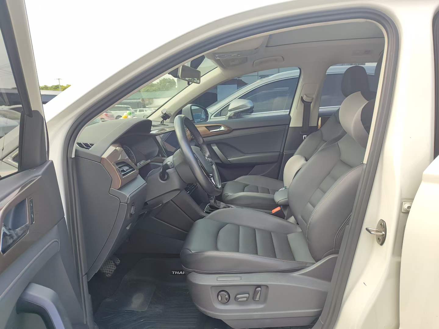 Volkswagen Tharu 2020 car image #4