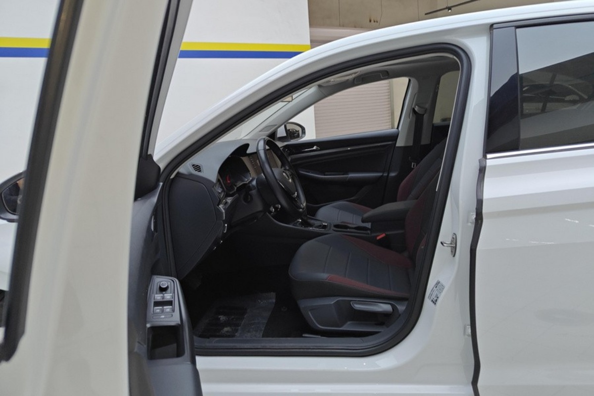 Volkswagen Bora 2022 car image #4