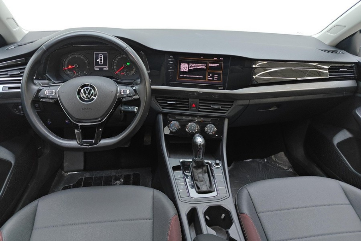 Volkswagen Bora 2022 car image #5