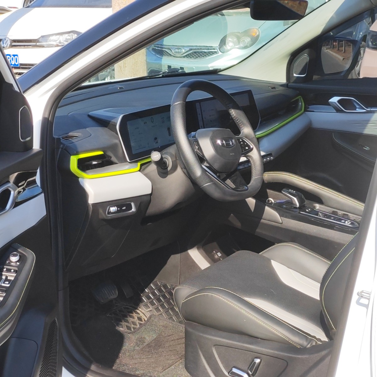 GEELY Coolray 2023 #4 GEELY Coolray 2023 car image #4