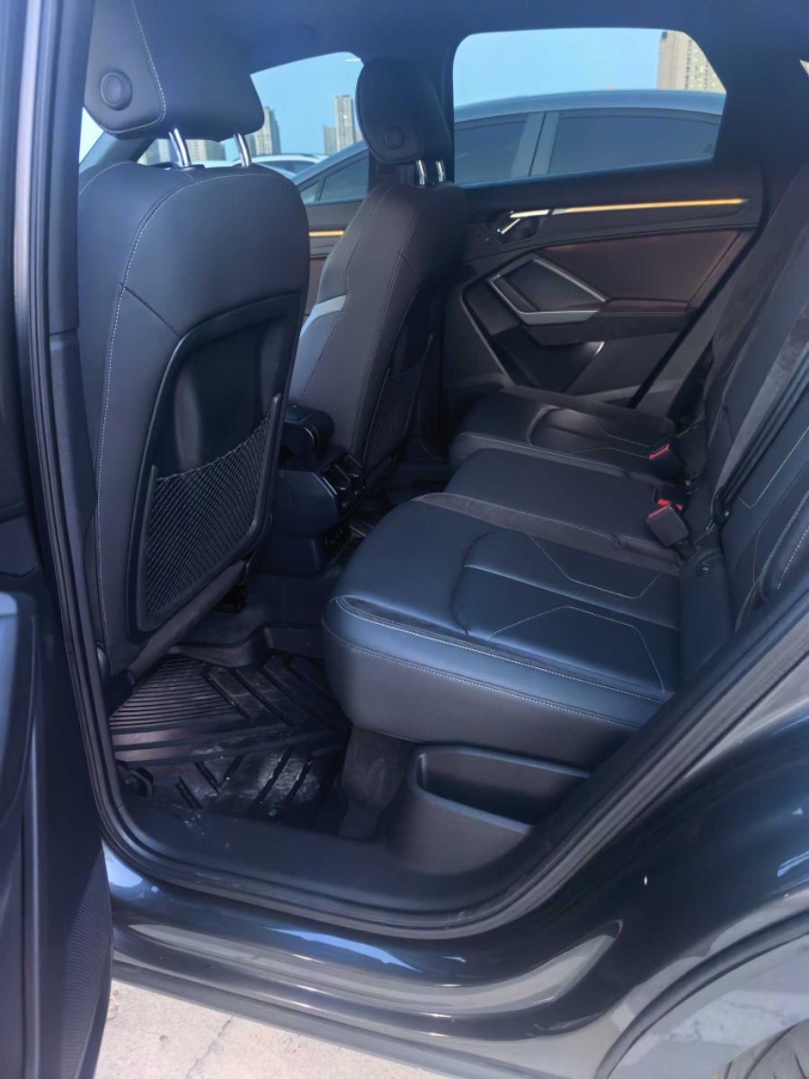 Audi Q3 2022 car image #4