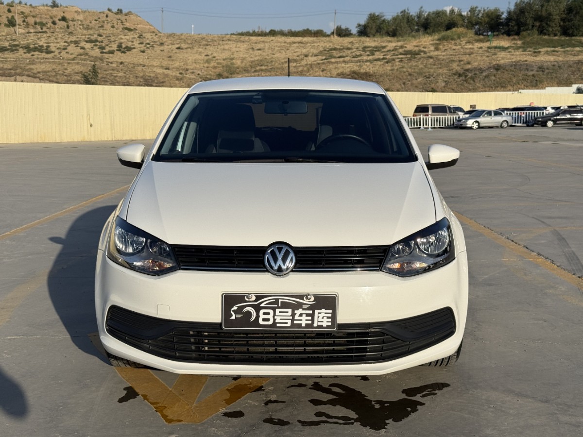 Volkswagen Polo 2019 car image #2