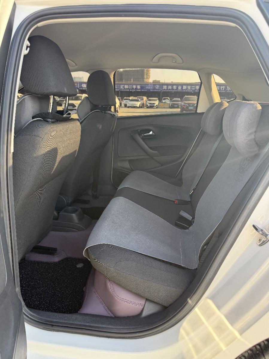 Volkswagen Polo 2019 car image #5