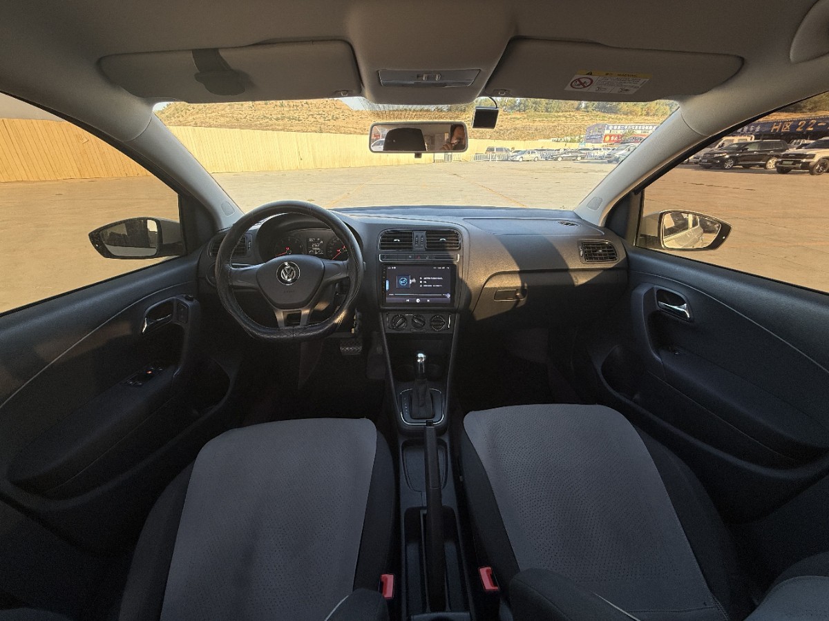 Volkswagen Polo 2019 car image #6