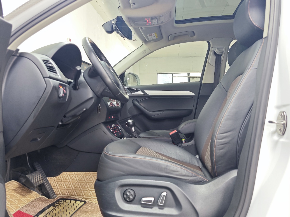 Audi Q3 2017 car image #2