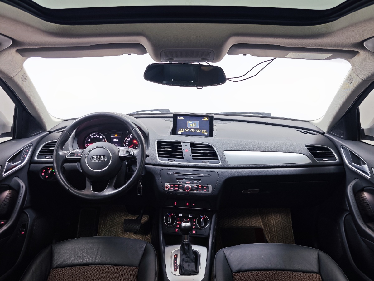 Audi Q3 2017 car image #3