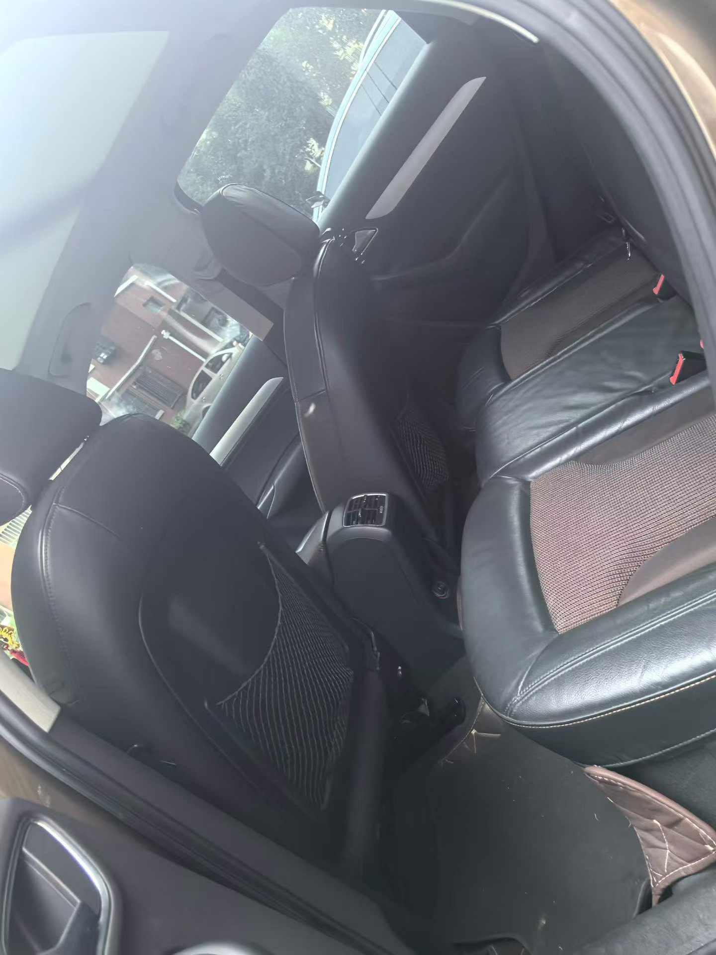 Audi Q3 2017 car image #8