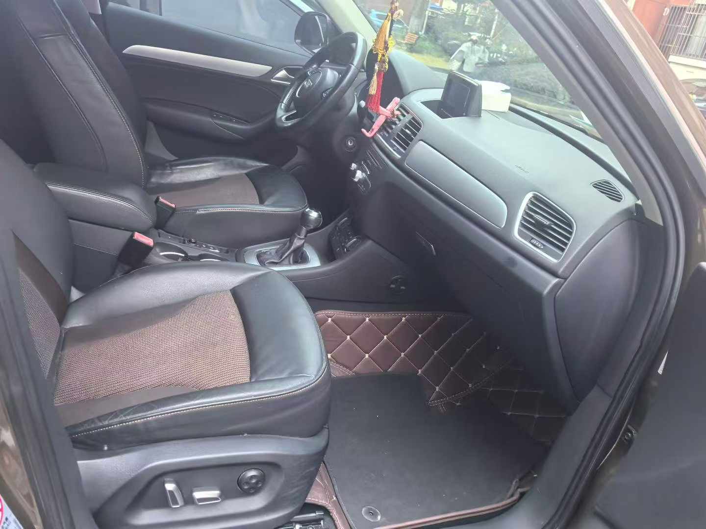 Audi Q3 2017 car image #4