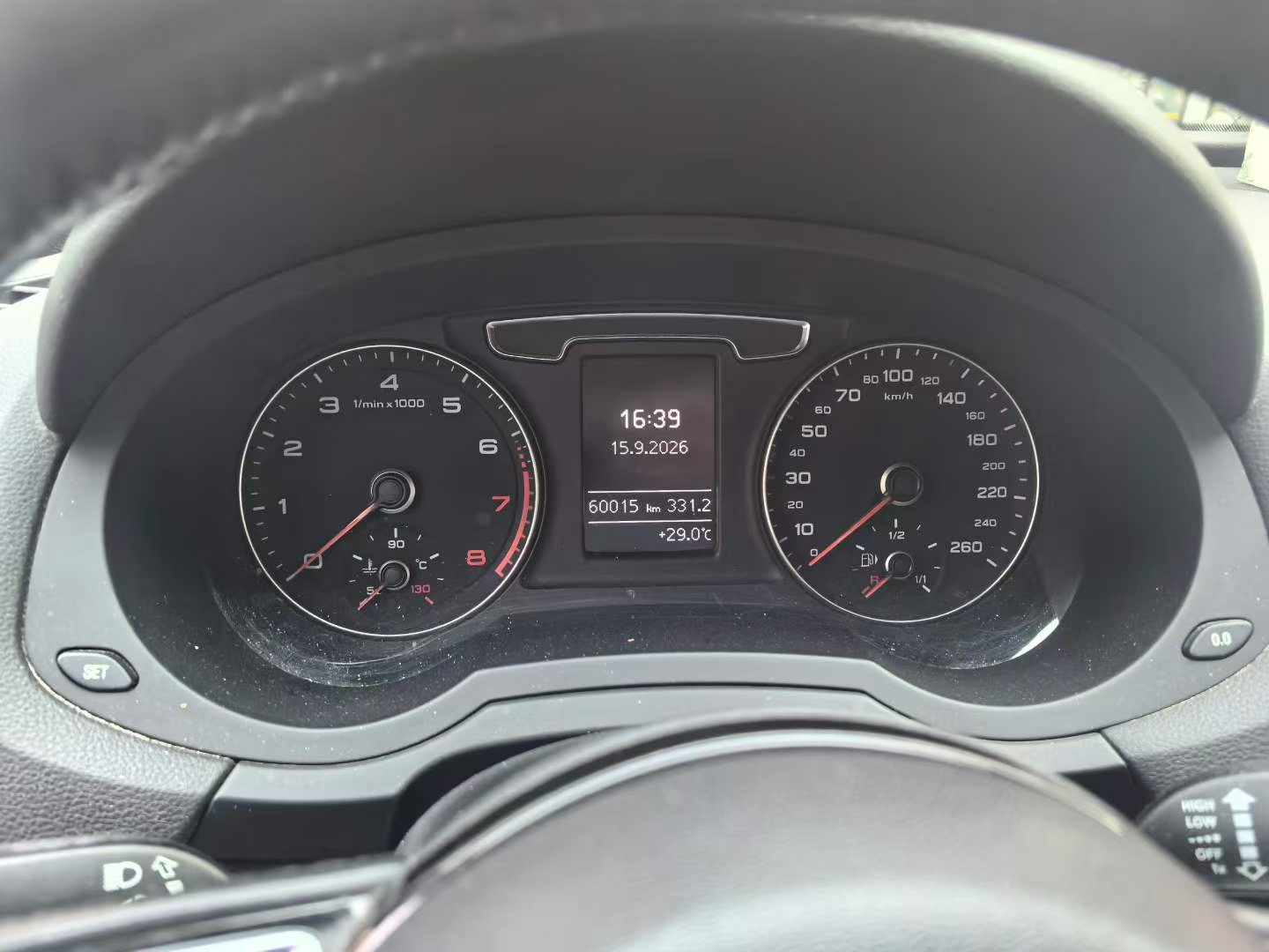 Audi Q3 2017 car image #6