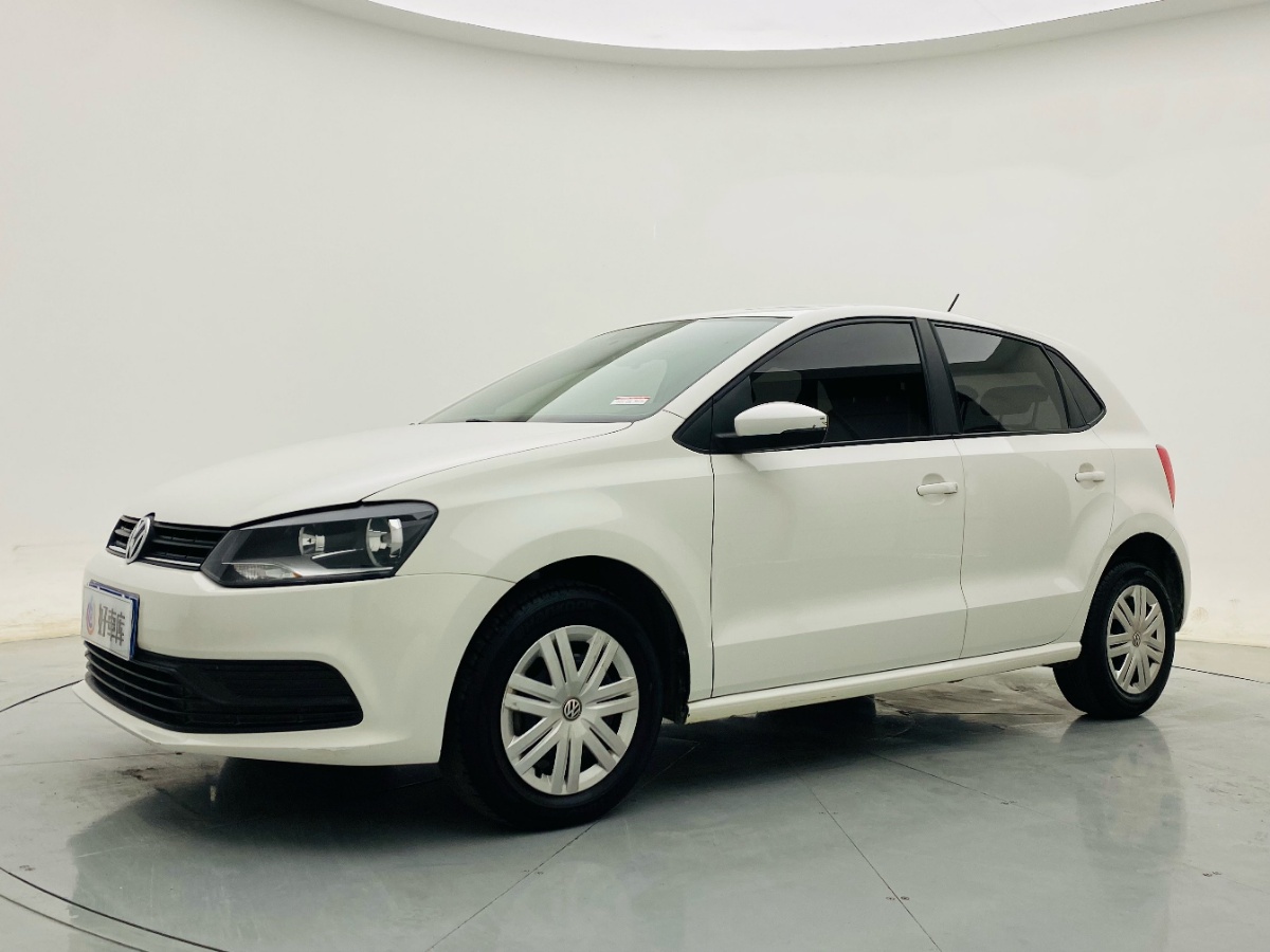 Volkswagen Polo 2016 car image 