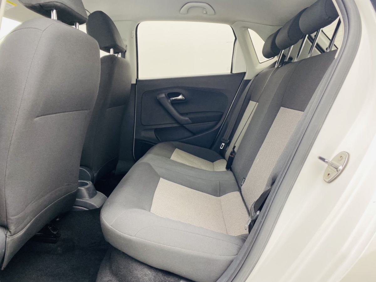 Volkswagen Polo 2016 car image #8
