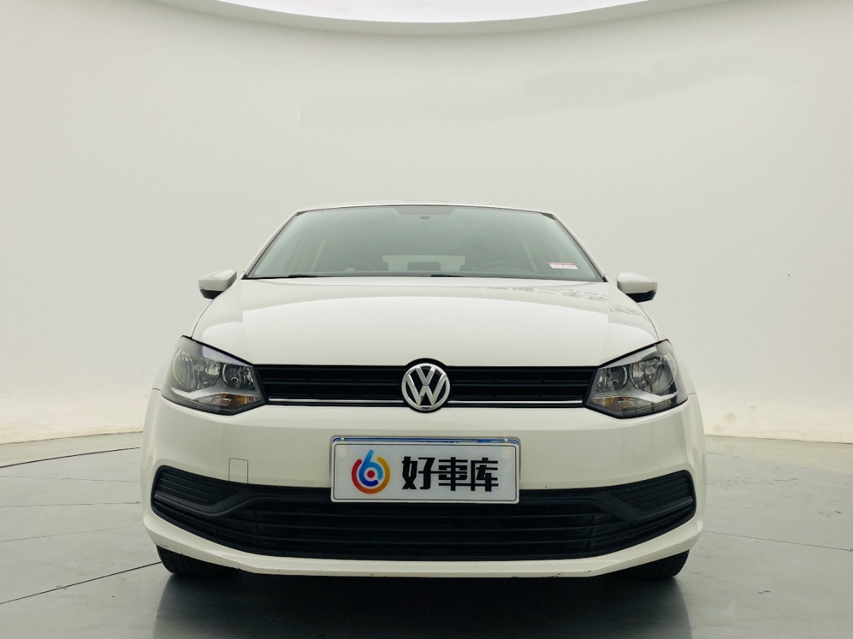 Volkswagen Polo 2016 car image #2