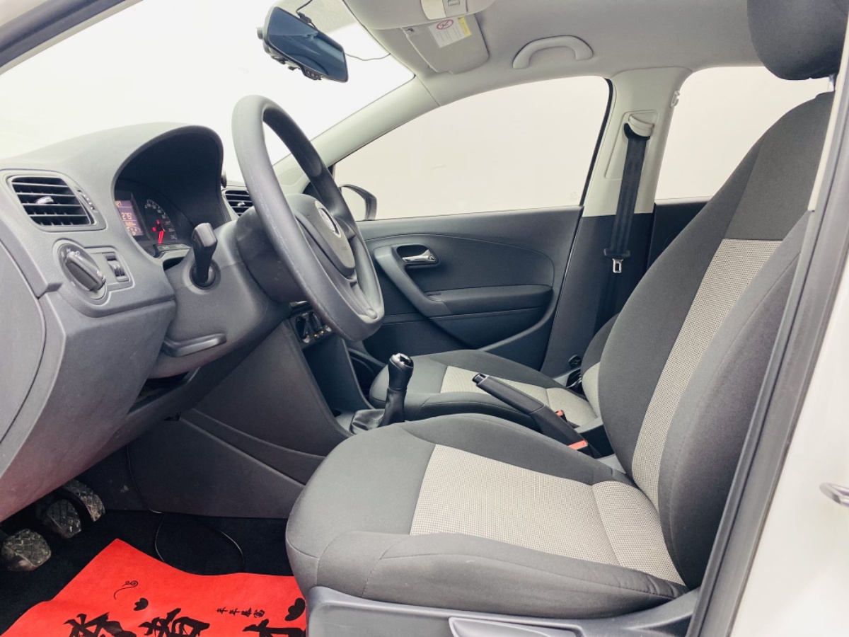 Volkswagen Polo 2016 car image #7