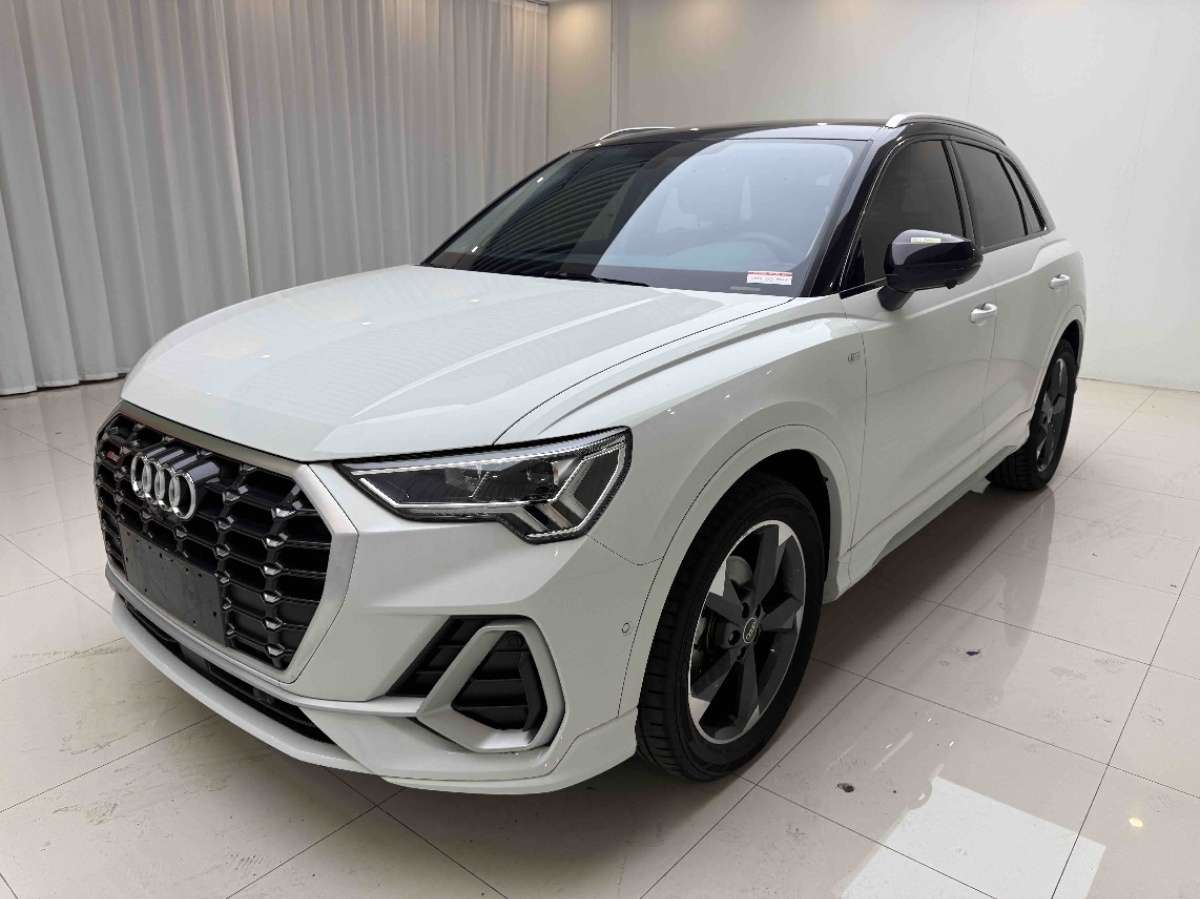 Audi Q3 2023 car image 