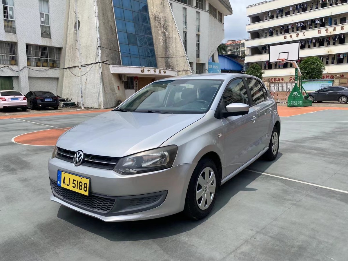 Volkswagen Polo 2012 Volkswagen Polo 2012 car image
