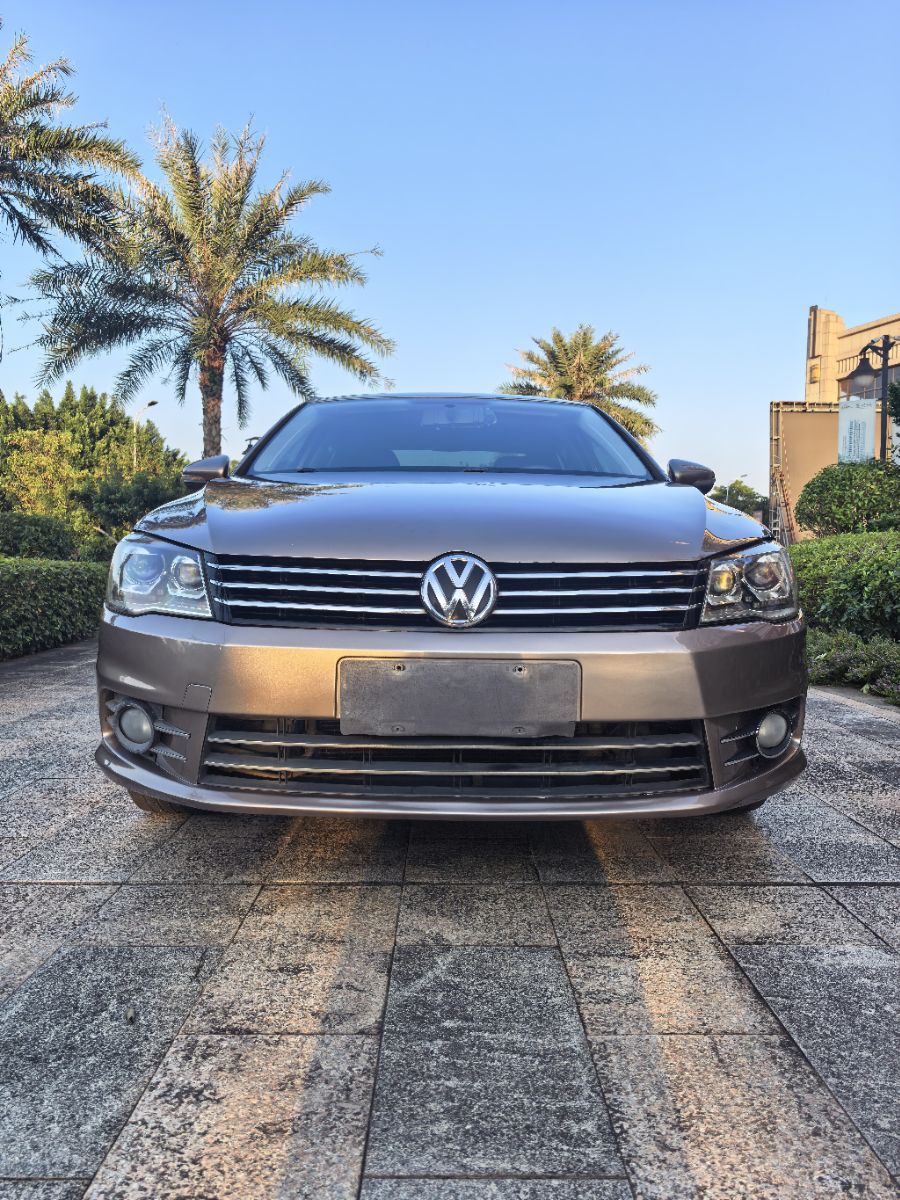Volkswagen Bora 2013 car image #2