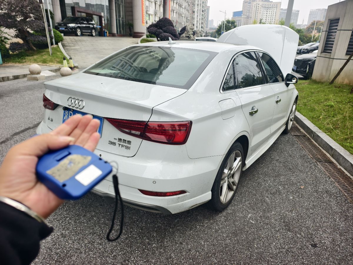 Audi A3 2018 car image #7