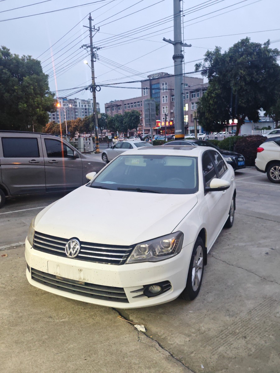 Volkswagen Bora 2016 car image 