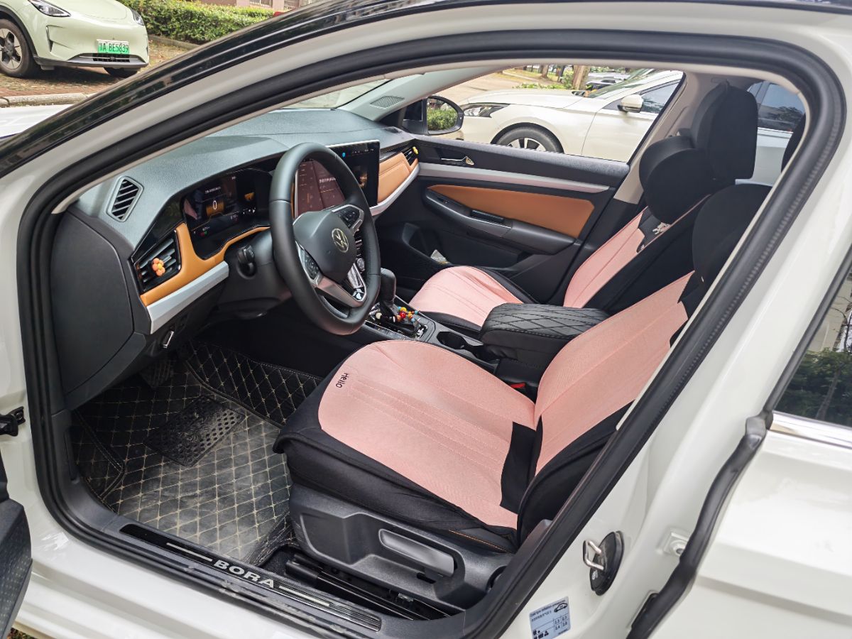 Volkswagen Bora 2025 car image #4