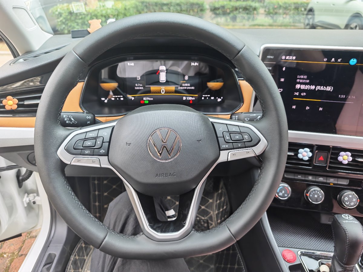 Volkswagen Bora 2025 car image #7