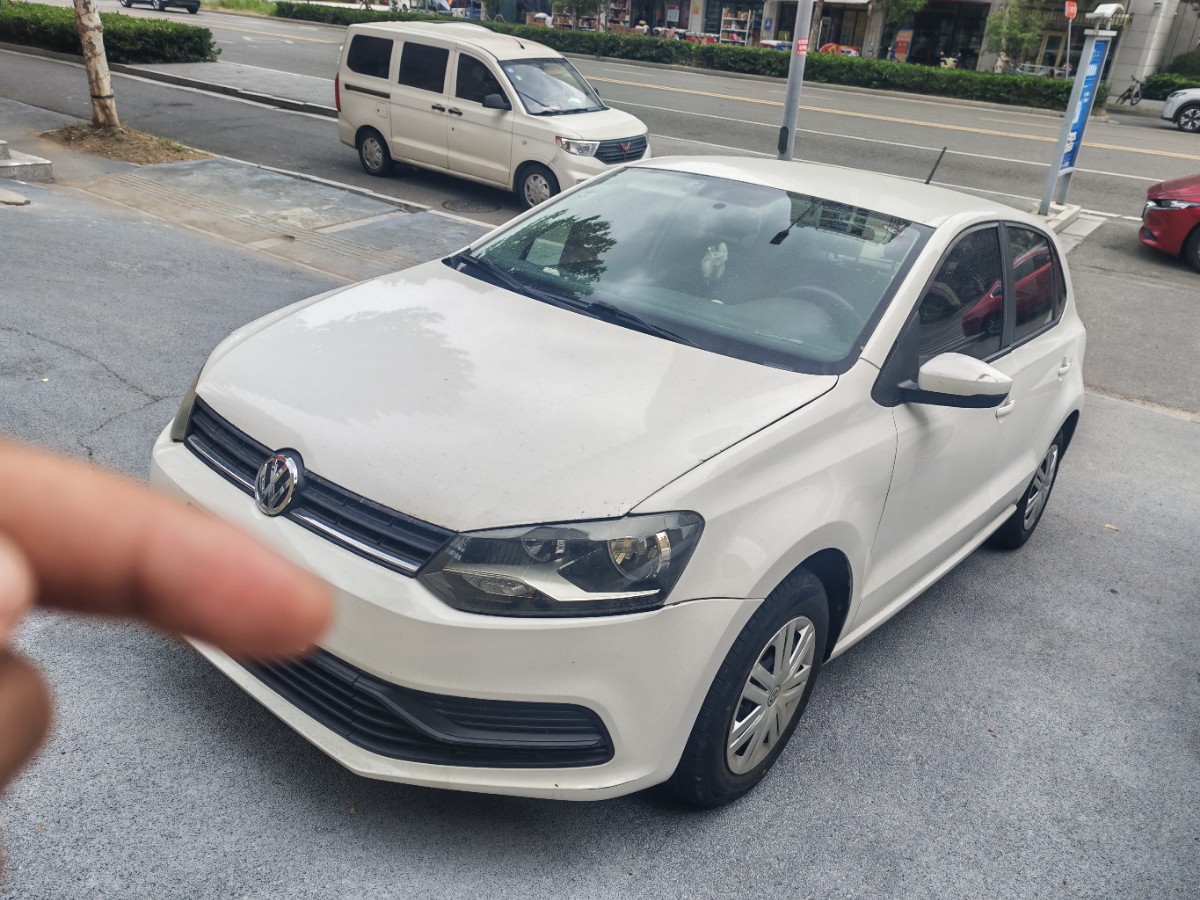 Volkswagen Polo 2018 car image 